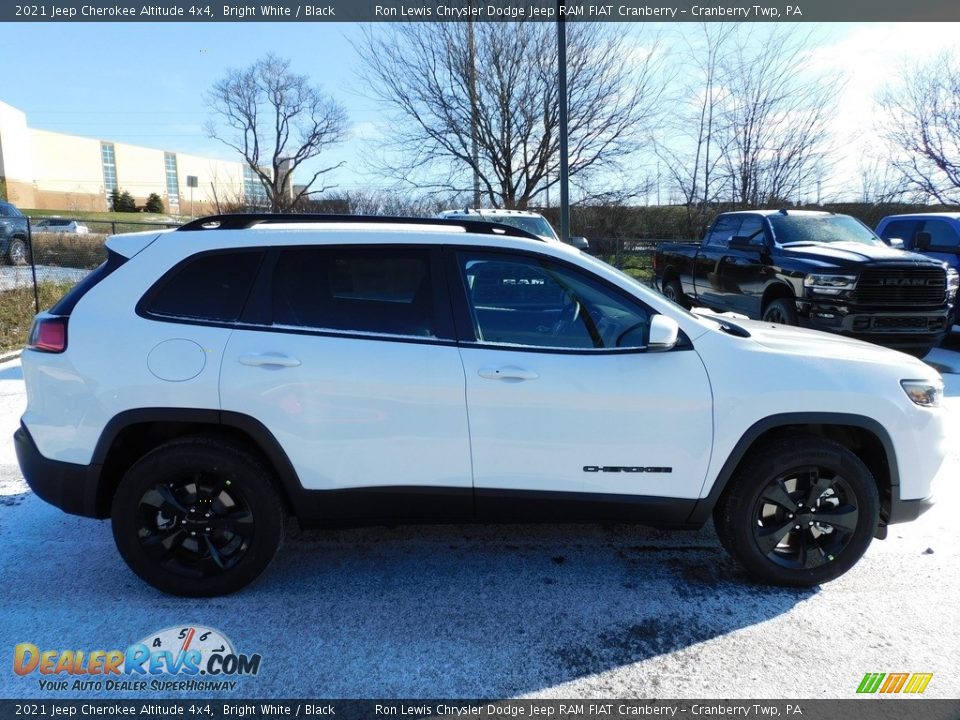 2021 Jeep Cherokee Altitude 4x4 Bright White / Black Photo #4