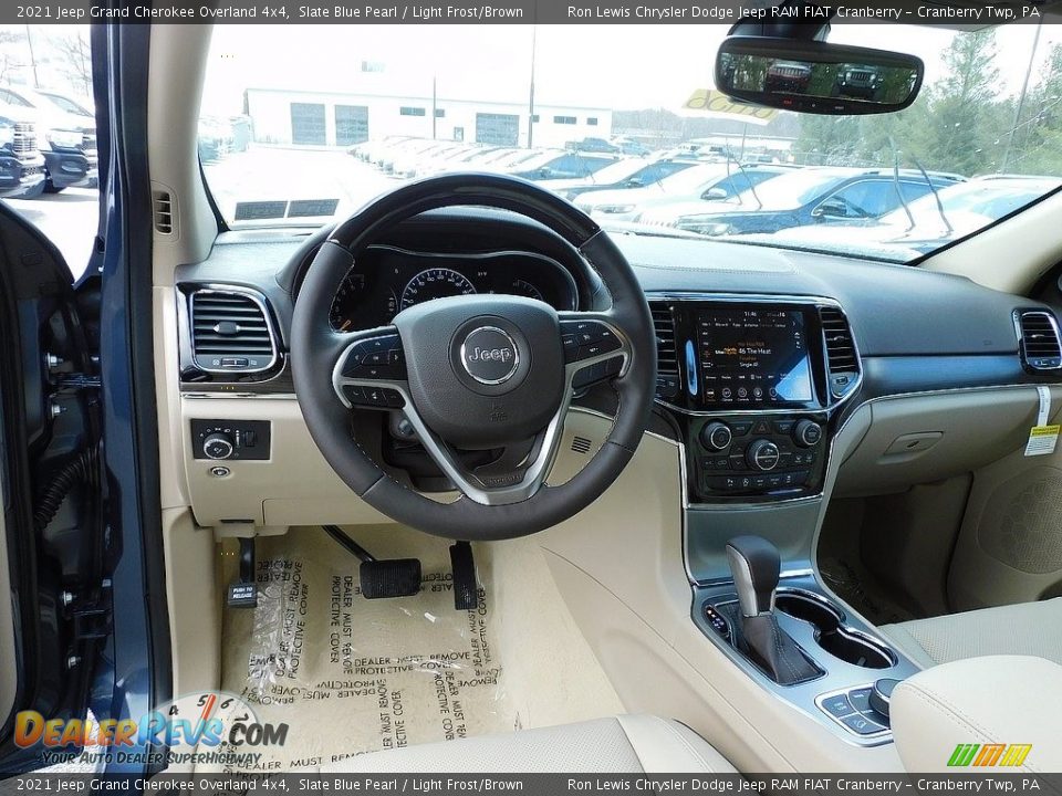 Front Seat of 2021 Jeep Grand Cherokee Overland 4x4 Photo #13