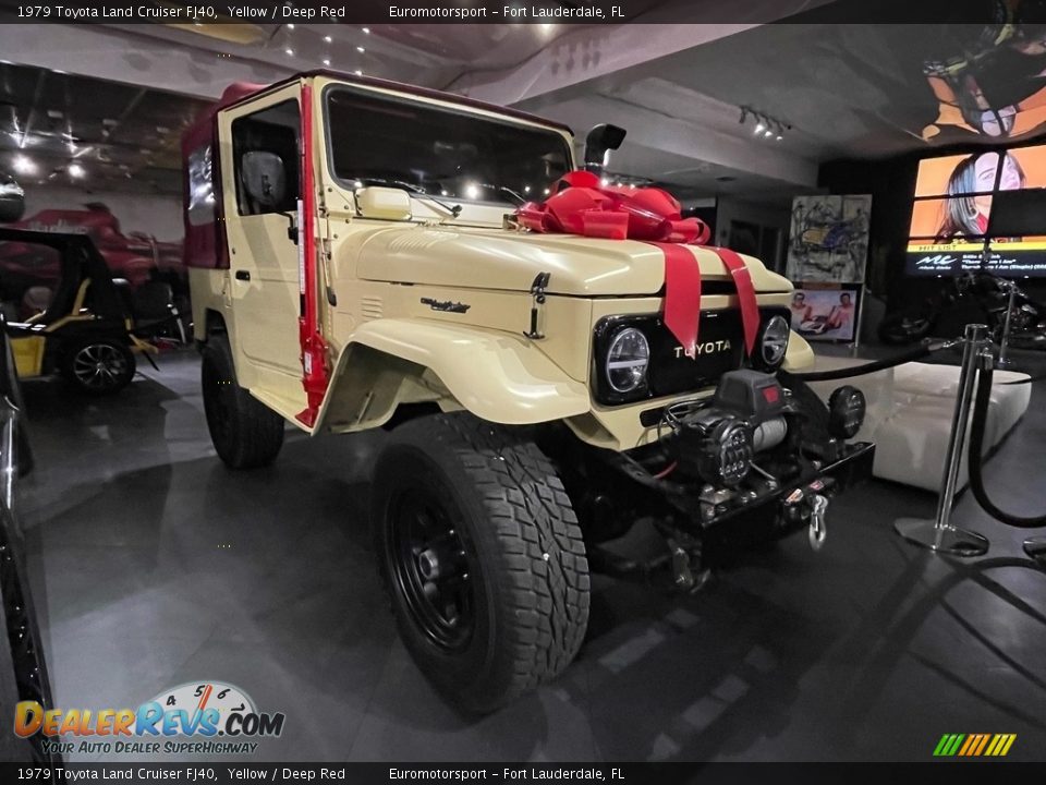 Front 3/4 View of 1979 Toyota Land Cruiser FJ40 Photo #2