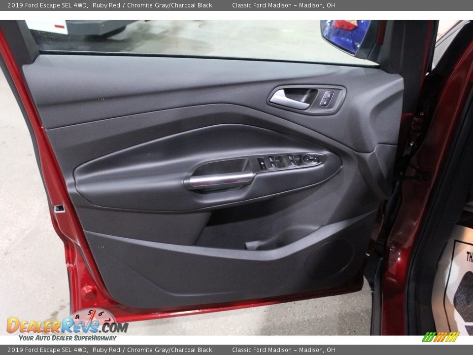2019 Ford Escape SEL 4WD Ruby Red / Chromite Gray/Charcoal Black Photo #12