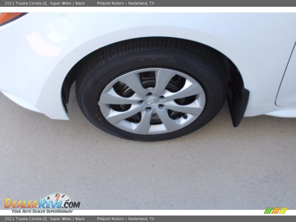 2021 Toyota Corolla LE Super White / Black Photo #5