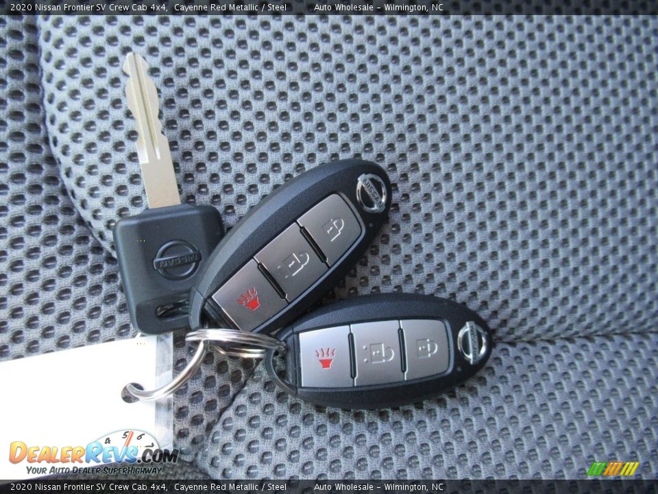 Keys of 2020 Nissan Frontier SV Crew Cab 4x4 Photo #20