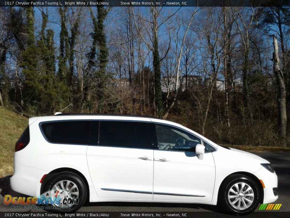 2017 Chrysler Pacifica Touring L Bright White / Black/Alloy Photo #5