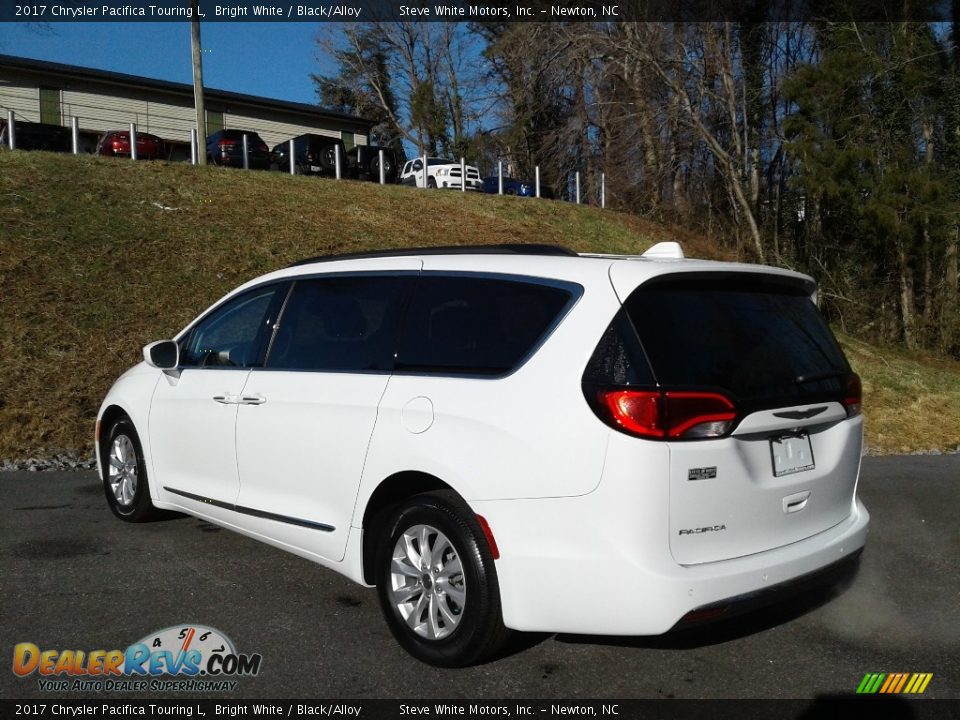 2017 Chrysler Pacifica Touring L Bright White / Black/Alloy Photo #8