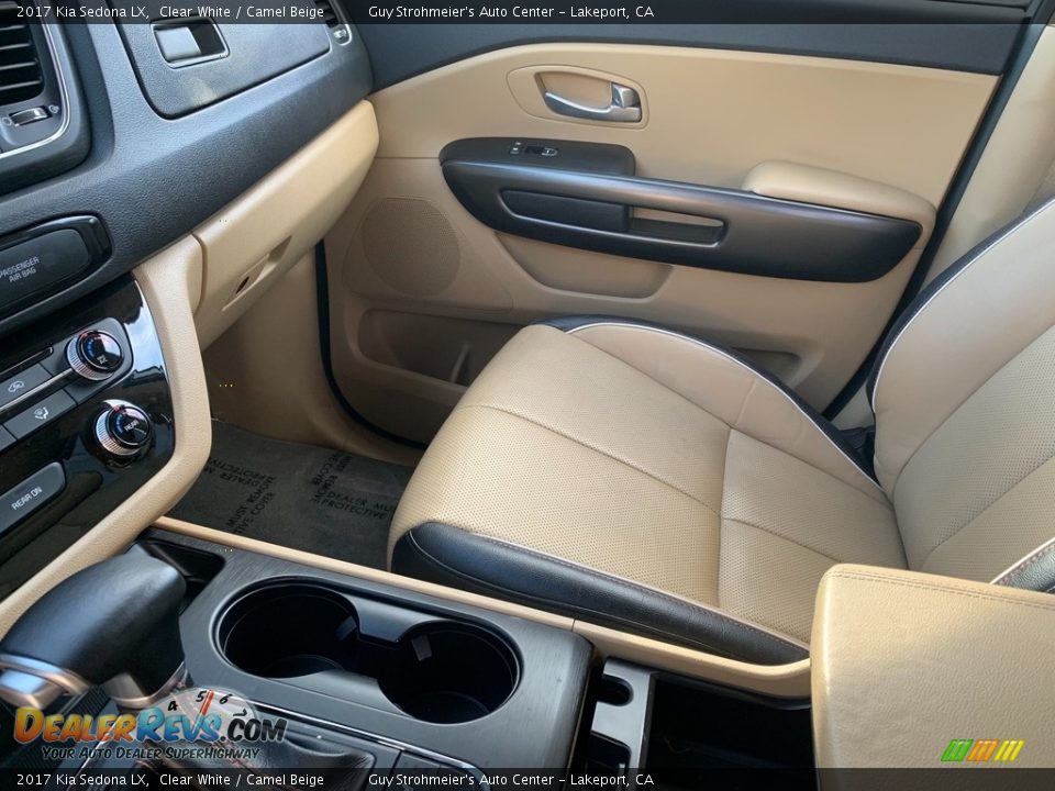 Front Seat of 2017 Kia Sedona LX Photo #17