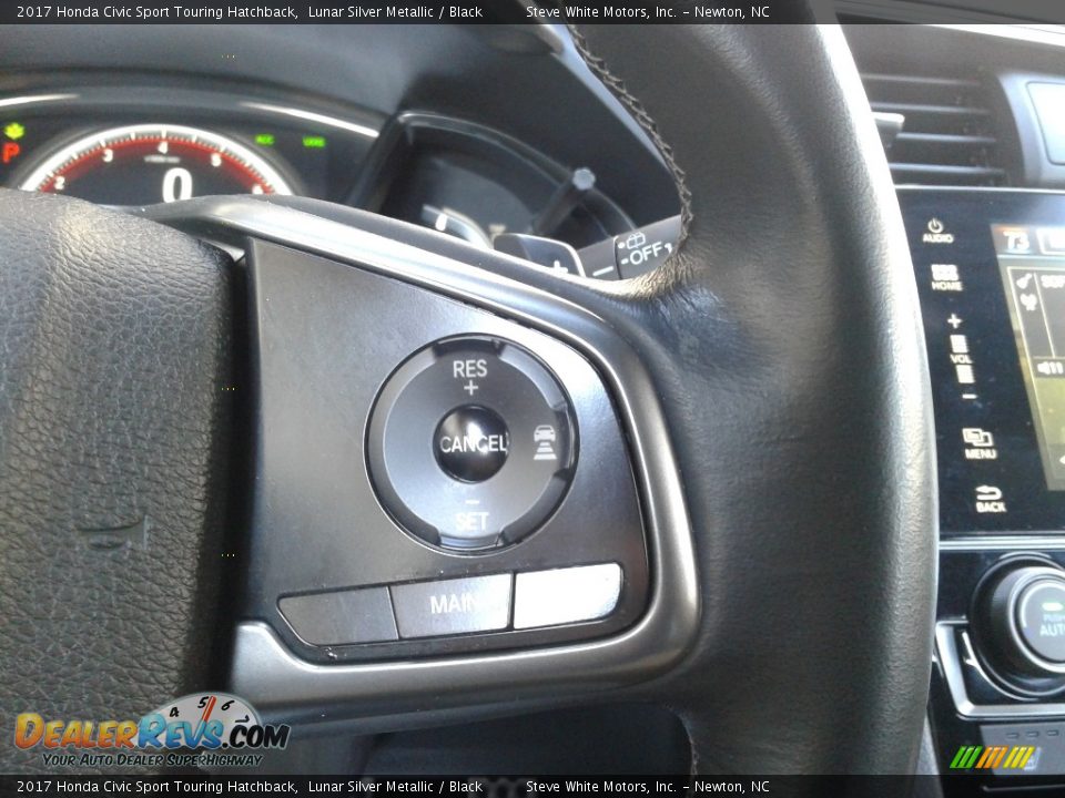 Controls of 2017 Honda Civic Sport Touring Hatchback Photo #19