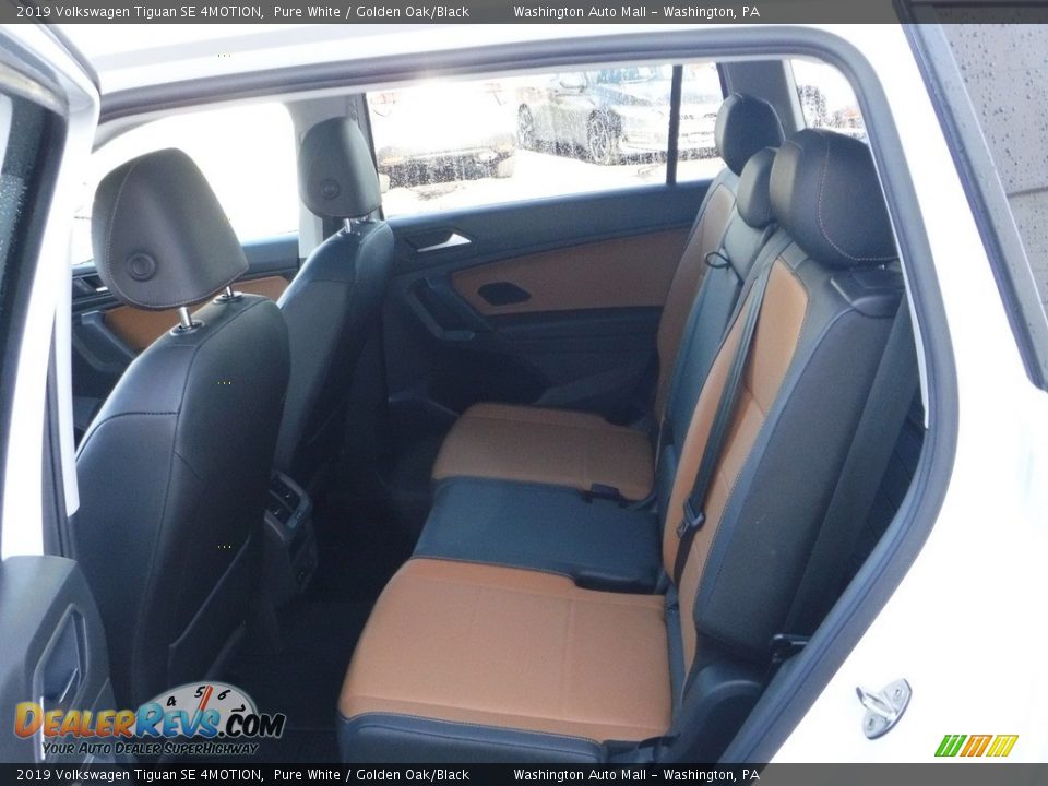 Rear Seat of 2019 Volkswagen Tiguan SE 4MOTION Photo #24