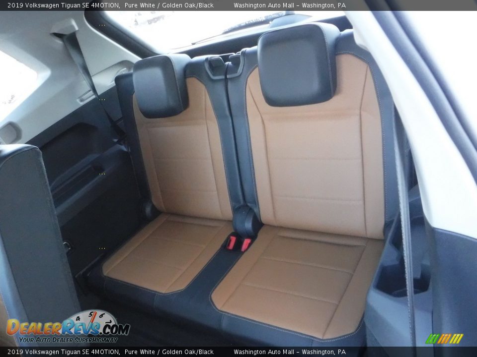 Rear Seat of 2019 Volkswagen Tiguan SE 4MOTION Photo #25