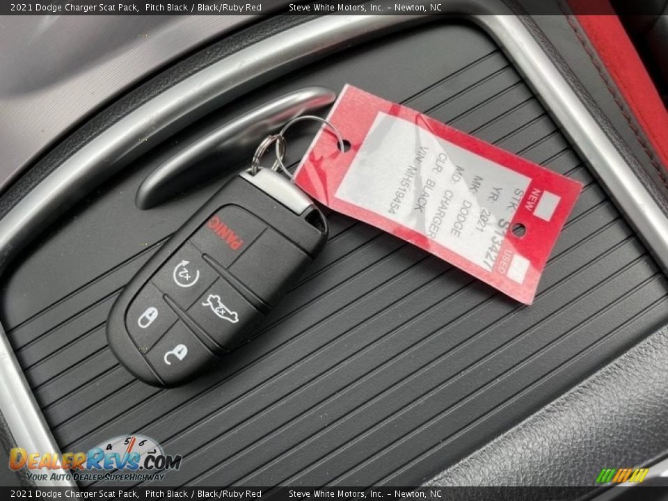 Keys of 2021 Dodge Charger Scat Pack Photo #29