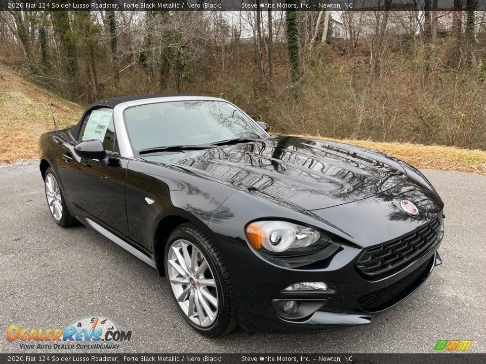 Front 3/4 View of 2020 Fiat 124 Spider Lusso Roadster Photo #5