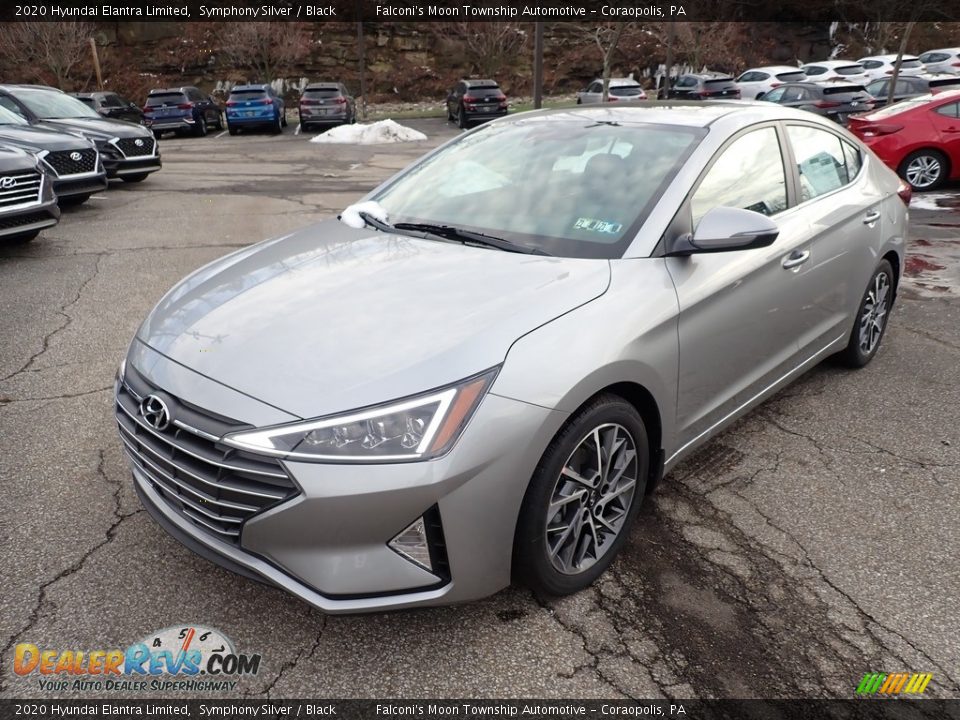 Front 3/4 View of 2020 Hyundai Elantra Limited Photo #5