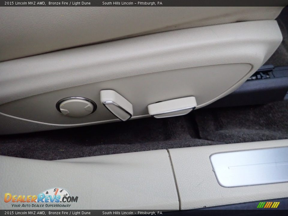 Front Seat of 2015 Lincoln MKZ AWD Photo #12