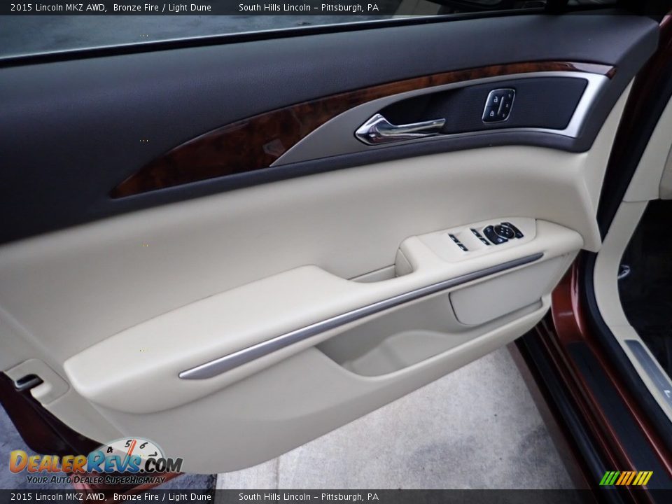 Door Panel of 2015 Lincoln MKZ AWD Photo #18