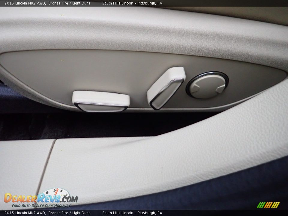 Front Seat of 2015 Lincoln MKZ AWD Photo #19