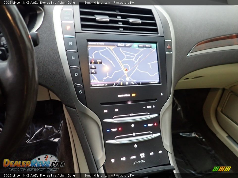 Controls of 2015 Lincoln MKZ AWD Photo #22