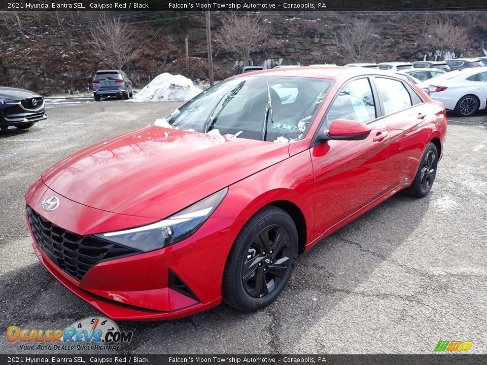 Front 3/4 View of 2021 Hyundai Elantra SEL Photo #5