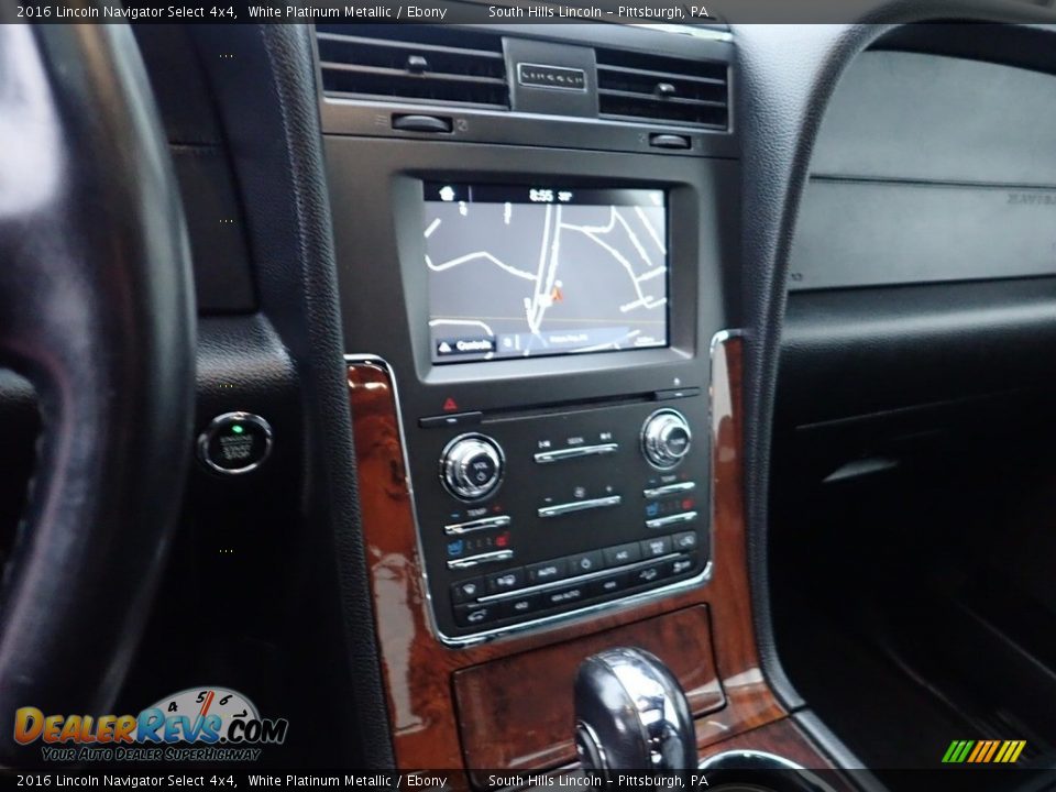 Controls of 2016 Lincoln Navigator Select 4x4 Photo #22