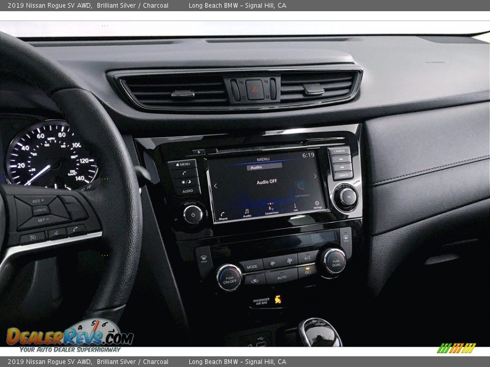 Controls of 2019 Nissan Rogue SV AWD Photo #5