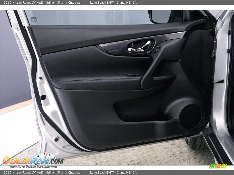 Door Panel of 2019 Nissan Rogue SV AWD Photo #23