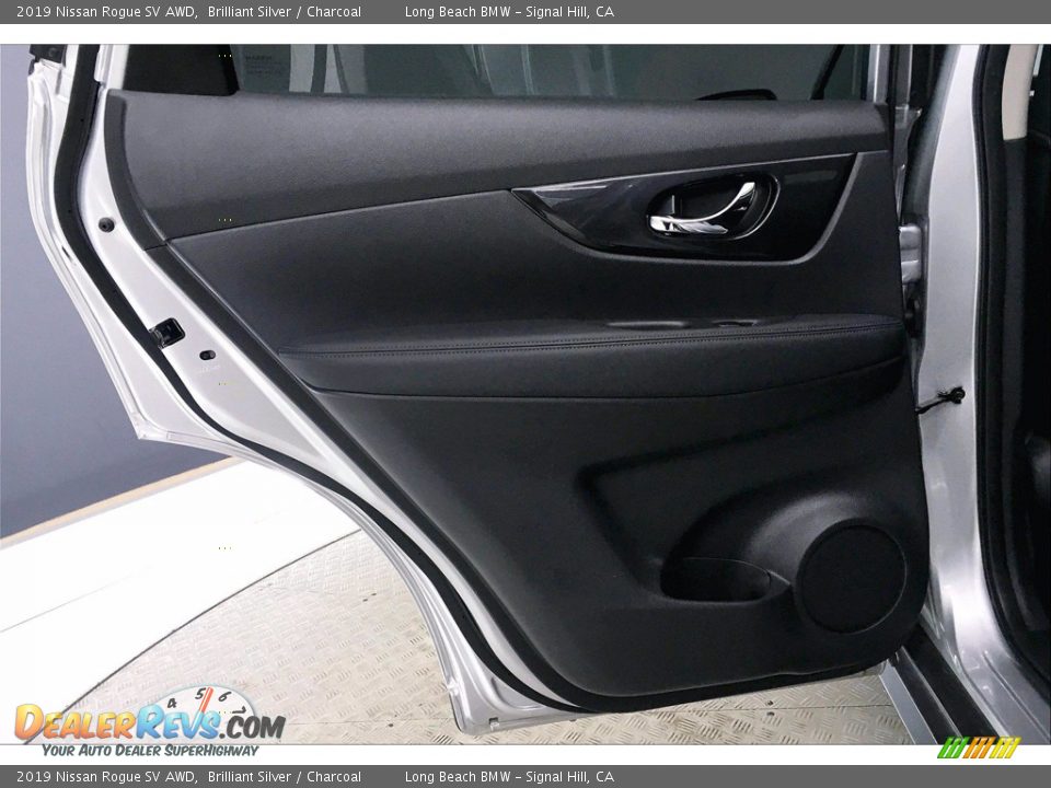 Door Panel of 2019 Nissan Rogue SV AWD Photo #25