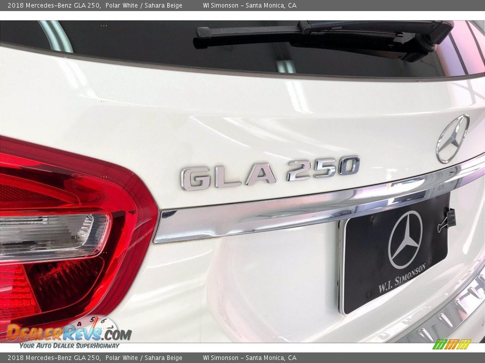 2018 Mercedes-Benz GLA 250 Polar White / Sahara Beige Photo #31