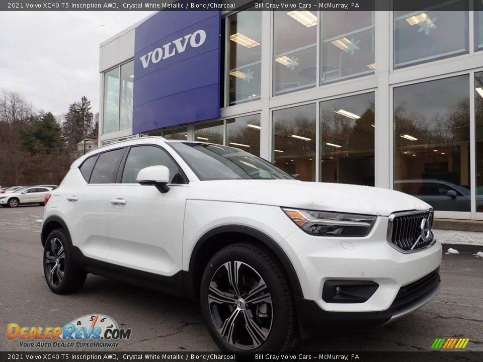 Front 3/4 View of 2021 Volvo XC40 T5 Inscription AWD Photo #1