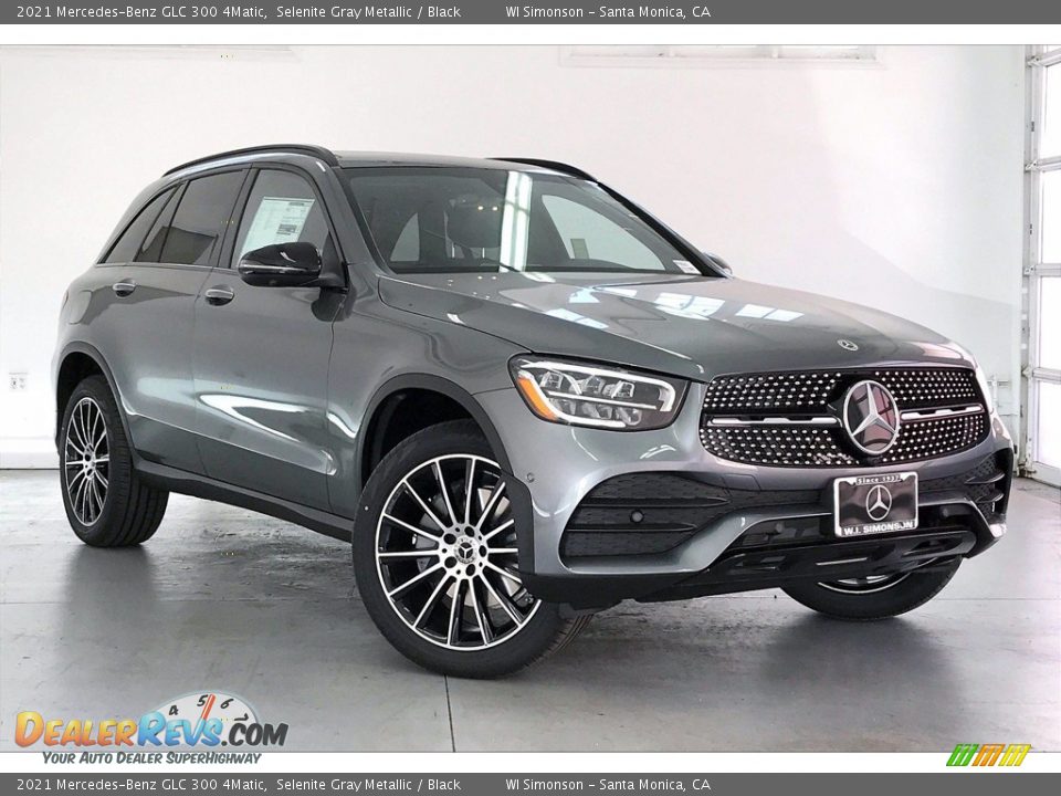 Front 3/4 View of 2021 Mercedes-Benz GLC 300 4Matic Photo #12
