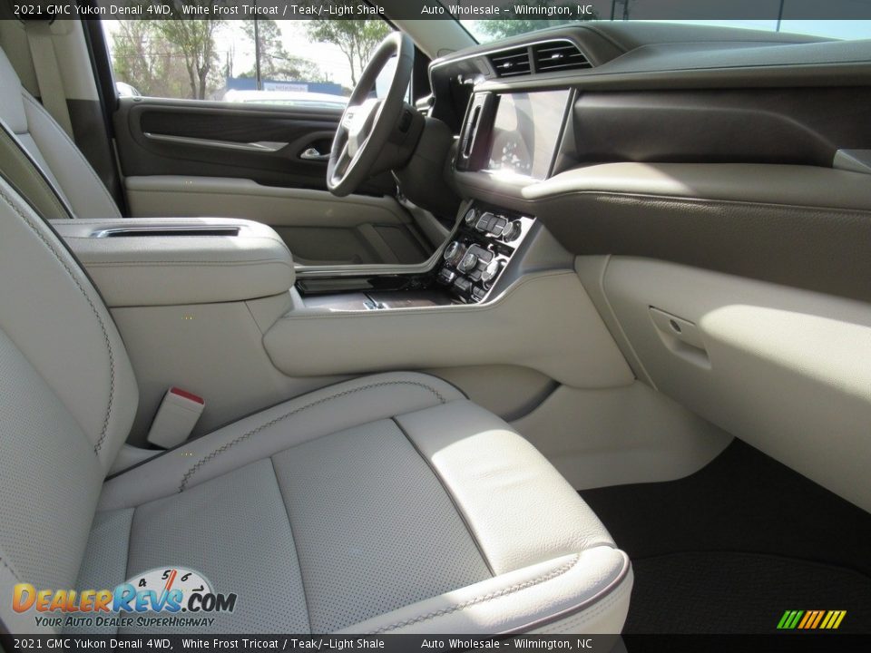 2021 GMC Yukon Denali 4WD White Frost Tricoat / Teak/­Light Shale Photo #12