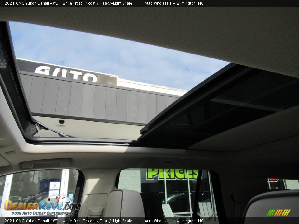 2021 GMC Yukon Denali 4WD White Frost Tricoat / Teak/­Light Shale Photo #14