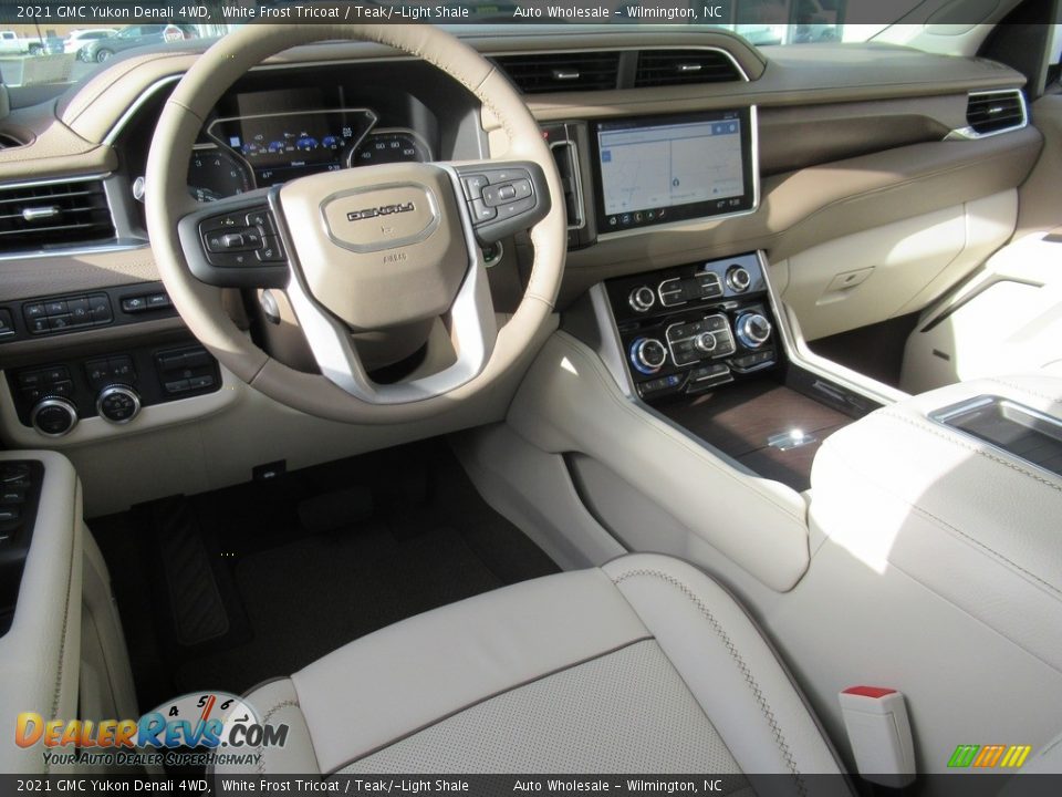 2021 GMC Yukon Denali 4WD White Frost Tricoat / Teak/­Light Shale Photo #15