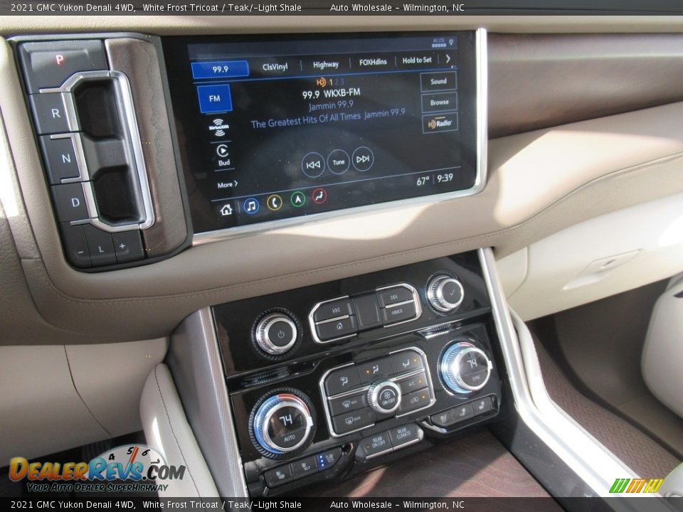 2021 GMC Yukon Denali 4WD White Frost Tricoat / Teak/­Light Shale Photo #18