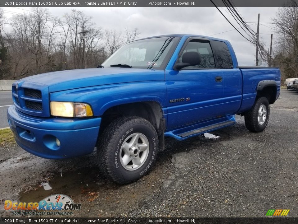 2001 Dodge Ram 1500 ST Club Cab 4x4 Intense Blue Pearl / Mist Gray Photo #7