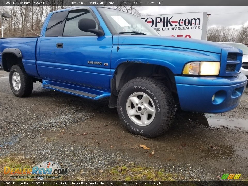 2001 Dodge Ram 1500 ST Club Cab 4x4 Intense Blue Pearl / Mist Gray Photo #8