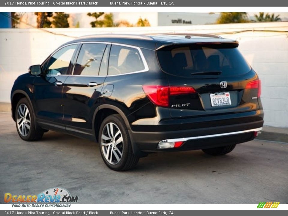 2017 Honda Pilot Touring Crystal Black Pearl / Black Photo #2