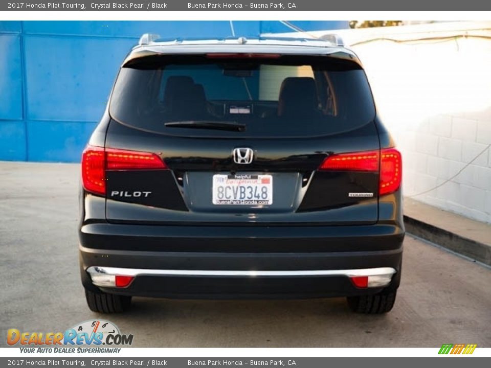 2017 Honda Pilot Touring Crystal Black Pearl / Black Photo #9