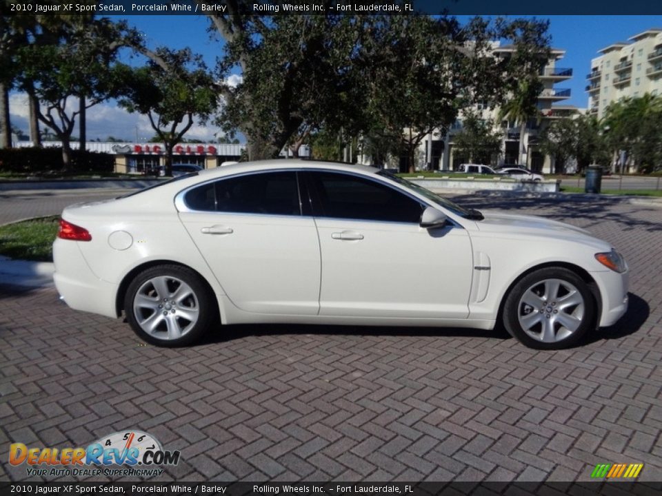 2010 Jaguar XF Sport Sedan Porcelain White / Barley Photo #25