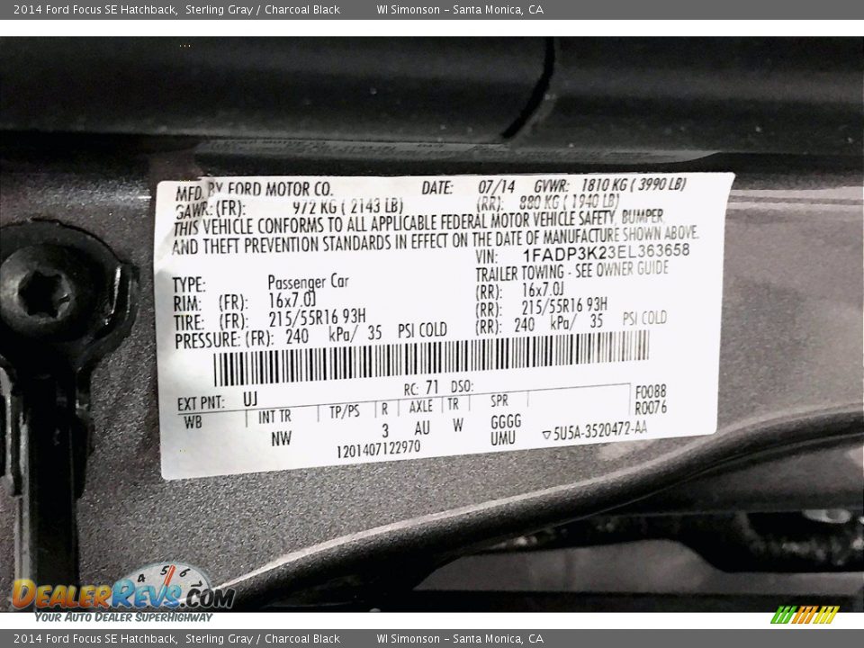2014 Ford Focus SE Hatchback Sterling Gray / Charcoal Black Photo #30