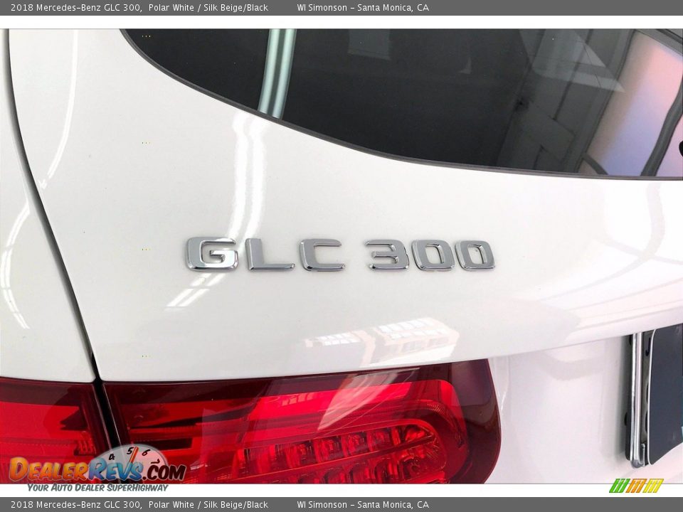 2018 Mercedes-Benz GLC 300 Polar White / Silk Beige/Black Photo #31