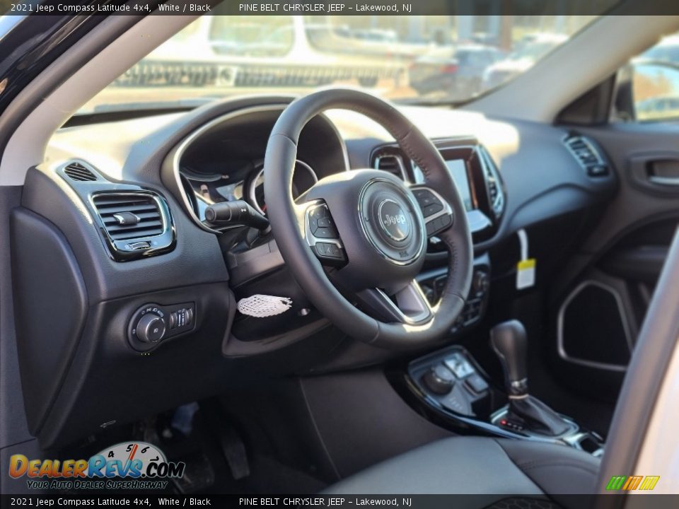 2021 Jeep Compass Latitude 4x4 White / Black Photo #13