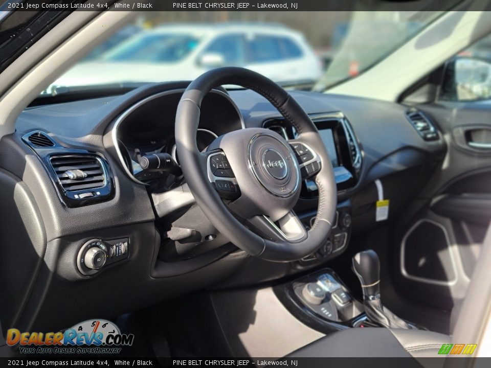 2021 Jeep Compass Latitude 4x4 White / Black Photo #13