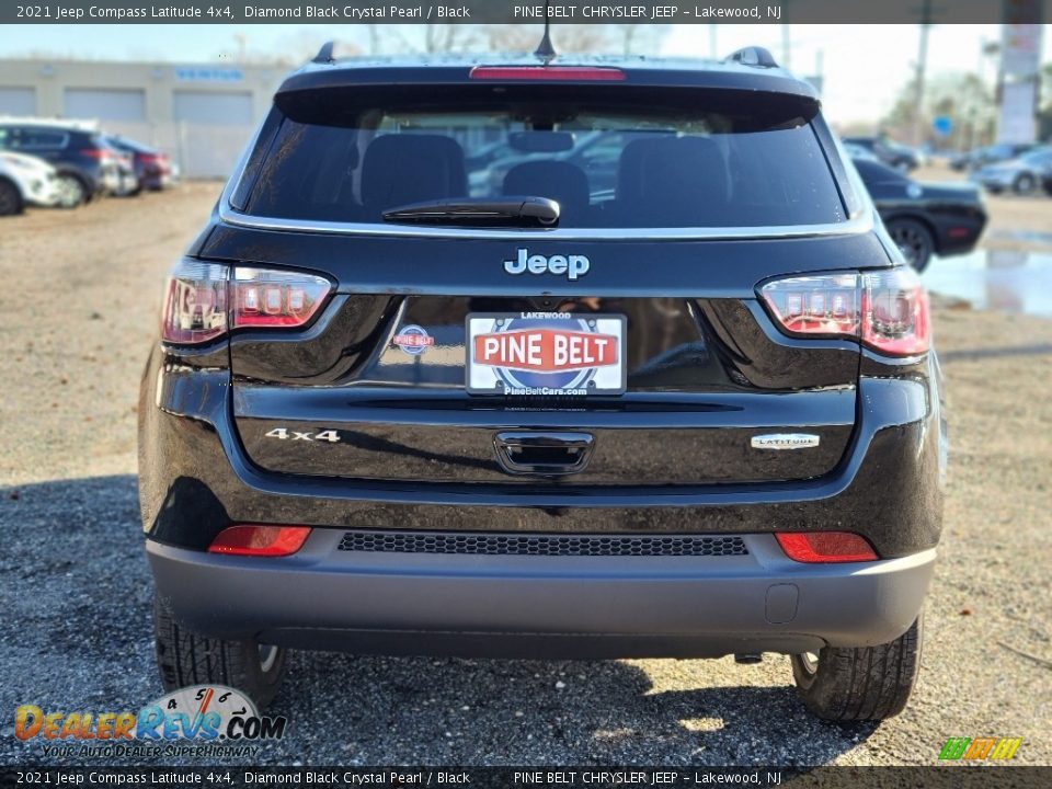 2021 Jeep Compass Latitude 4x4 Diamond Black Crystal Pearl / Black Photo #7