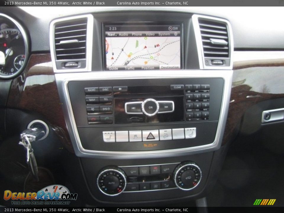 2013 Mercedes-Benz ML 350 4Matic Arctic White / Black Photo #17