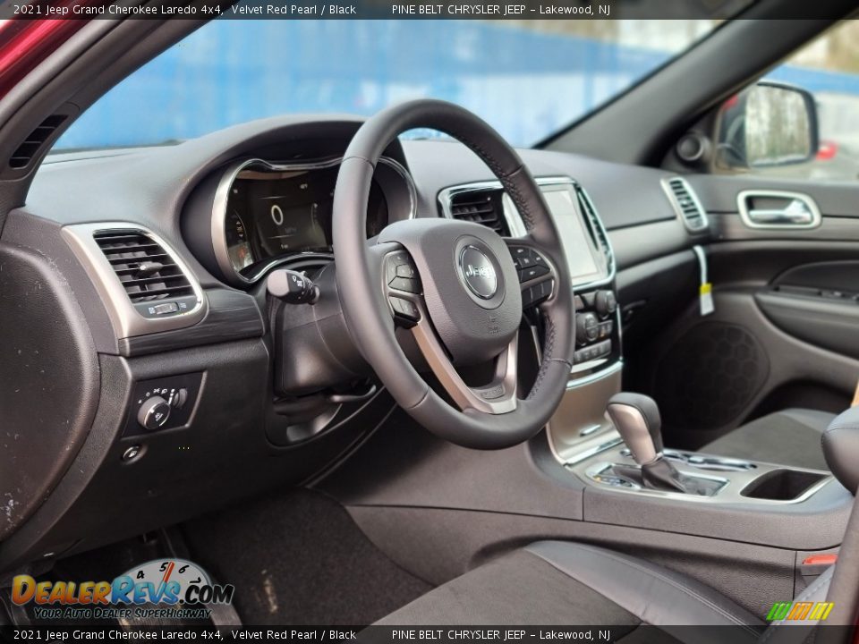 2021 Jeep Grand Cherokee Laredo 4x4 Velvet Red Pearl / Black Photo #13
