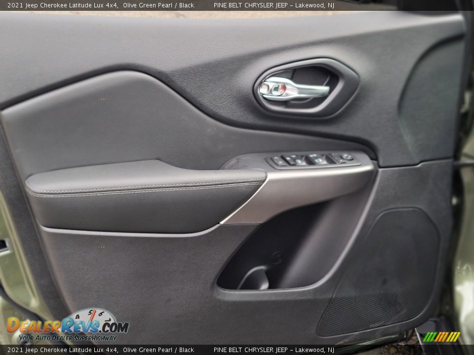 2021 Jeep Cherokee Latitude Lux 4x4 Olive Green Pearl / Black Photo #12