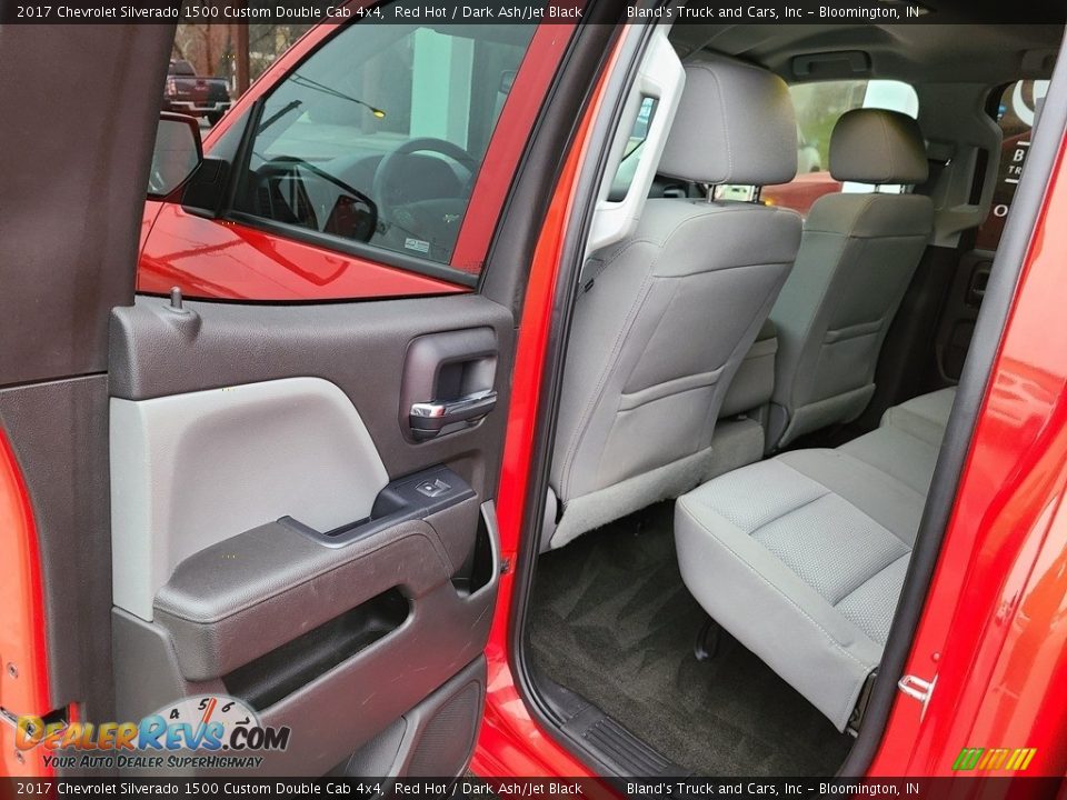 2017 Chevrolet Silverado 1500 Custom Double Cab 4x4 Red Hot / Dark Ash/Jet Black Photo #25