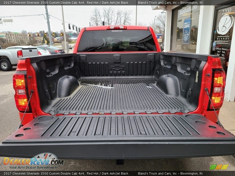 2017 Chevrolet Silverado 1500 Custom Double Cab 4x4 Red Hot / Dark Ash/Jet Black Photo #32