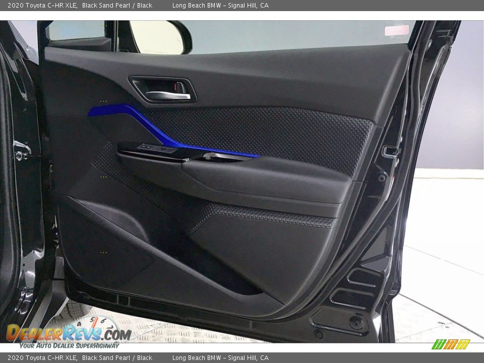 Door Panel of 2020 Toyota C-HR XLE Photo #24