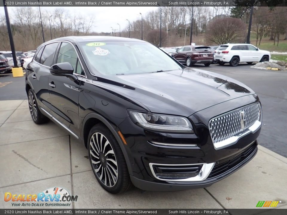 Front 3/4 View of 2020 Lincoln Nautilus Black Label AWD Photo #8