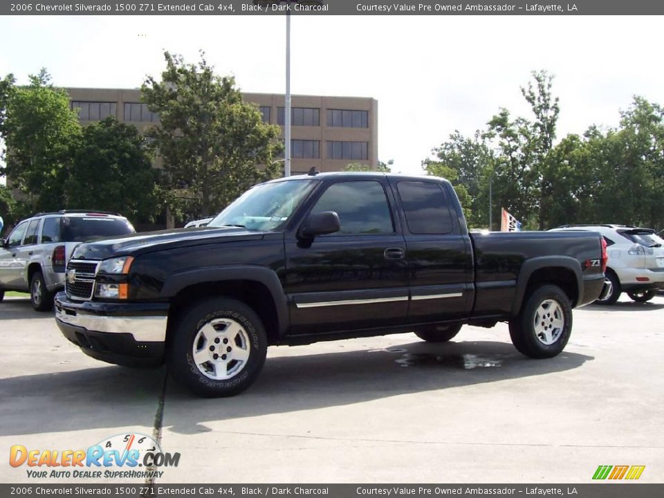 2006 Chevrolet Silverado 1500 Z71 Extended Cab 4x4 Black / Dark Charcoal Photo #1