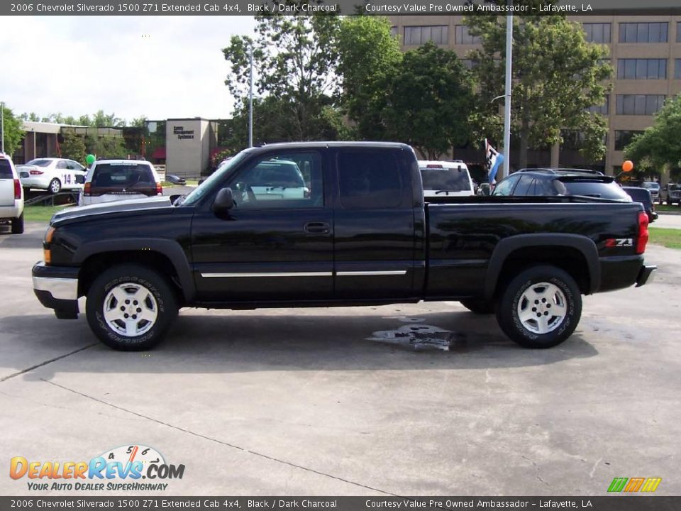 2006 Chevrolet Silverado 1500 Z71 Extended Cab 4x4 Black / Dark Charcoal Photo #2